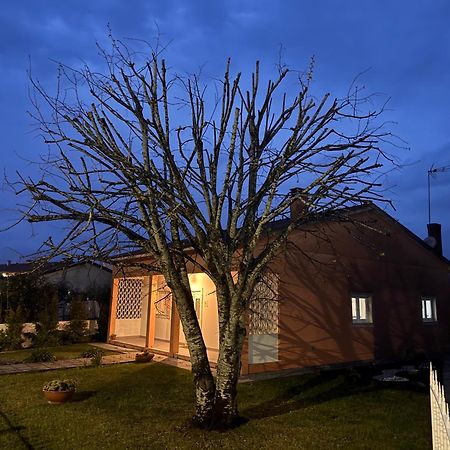 Moradia Alegre No Centro Da Vila Da Tocha. Εξωτερικό φωτογραφία