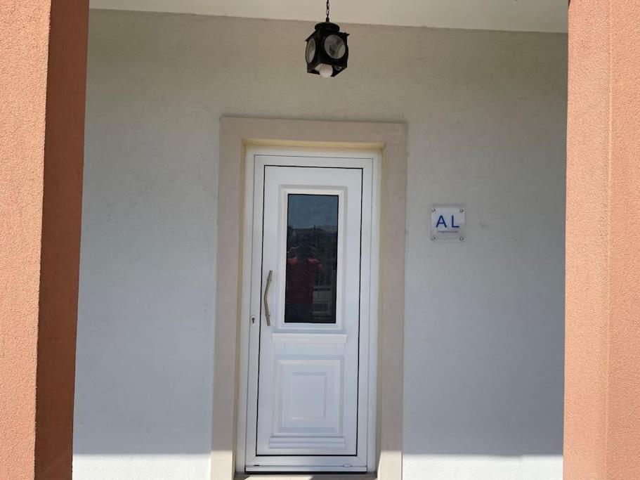 Moradia Alegre No Centro Da Vila Da Tocha. Εξωτερικό φωτογραφία